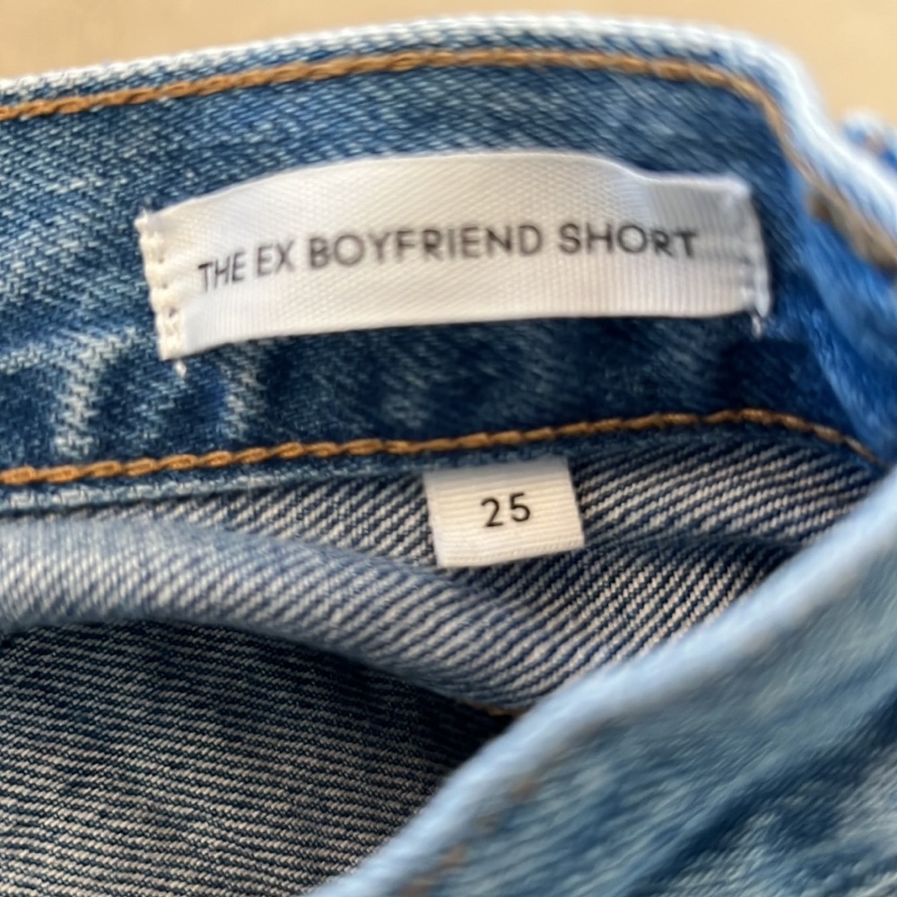 Aritzia denim shorts. The ex boyfriend shorts. Size 25 - Picture 3 of 3